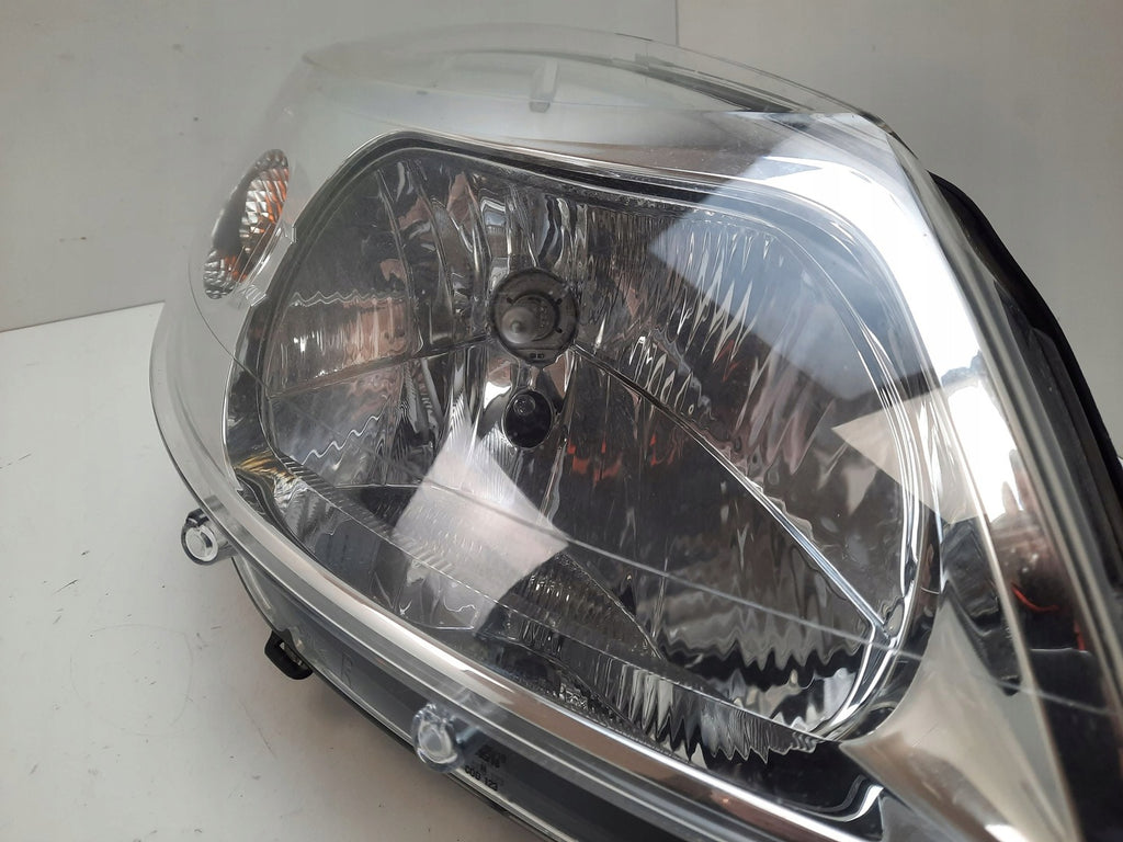 Frontscheinwerfer Dacia Sandero 8200733877 Rechts Scheinwerfer Headlight SCH7499816595ko