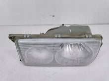 Laden Sie das Bild in den Galerie-Viewer, Frontscheinwerfer Mercedes-Benz W123 1305235050 Links Scheinwerfer Headlight SCH1013726678wi