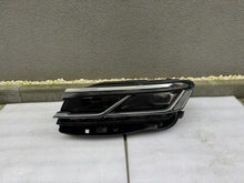 Laden Sie das Bild in den Galerie-Viewer, Frontscheinwerfer VW Touareg 761941081 761941082 Full LED Ein Satz Headlight