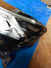Laden Sie das Bild in den Galerie-Viewer, Frontscheinwerfer Dacia Sandero III Logan 260607161 Links Scheinwerfer Headlight SCH6387490775cp