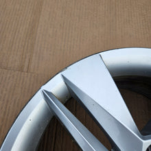 Laden Sie das Bild in den Galerie-Viewer, 1x Alufelge 17 Zoll 6.5" 5x112 41ET Glanz Schwarz 3V0601025BH Skoda Superb I FEL1636876533zl