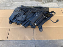 Laden Sie das Bild in den Galerie-Viewer, Frontscheinwerfer Skoda Enyaq 5LB941016A Full LED Ein Stück (Rechts oder Links)