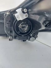 Load image into Gallery viewer, Frontscheinwerfer Toyota 81110-F4031-00 LED Rechts Scheinwerfer Headlight