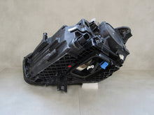 Laden Sie das Bild in den Galerie-Viewer, Frontscheinwerfer Mercedes-Benz W247 LED Rechts Scheinwerfer Headlight SCH3199275558gb