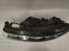 Laden Sie das Bild in den Galerie-Viewer, Frontscheinwerfer Skoda Kamiq 658941015B Links Scheinwerfer Headlight SCH1035375217lk