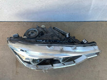 Laden Sie das Bild in den Galerie-Viewer, Frontscheinwerfer BMW F30 F31 8738711 Ein Stück (Rechts oder Links) Headlight