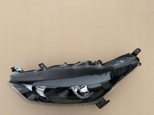Laden Sie das Bild in den Galerie-Viewer, Frontscheinwerfer Toyota Yaris EUKO-6 LED Links Scheinwerfer Headlight SCH2178293235yn