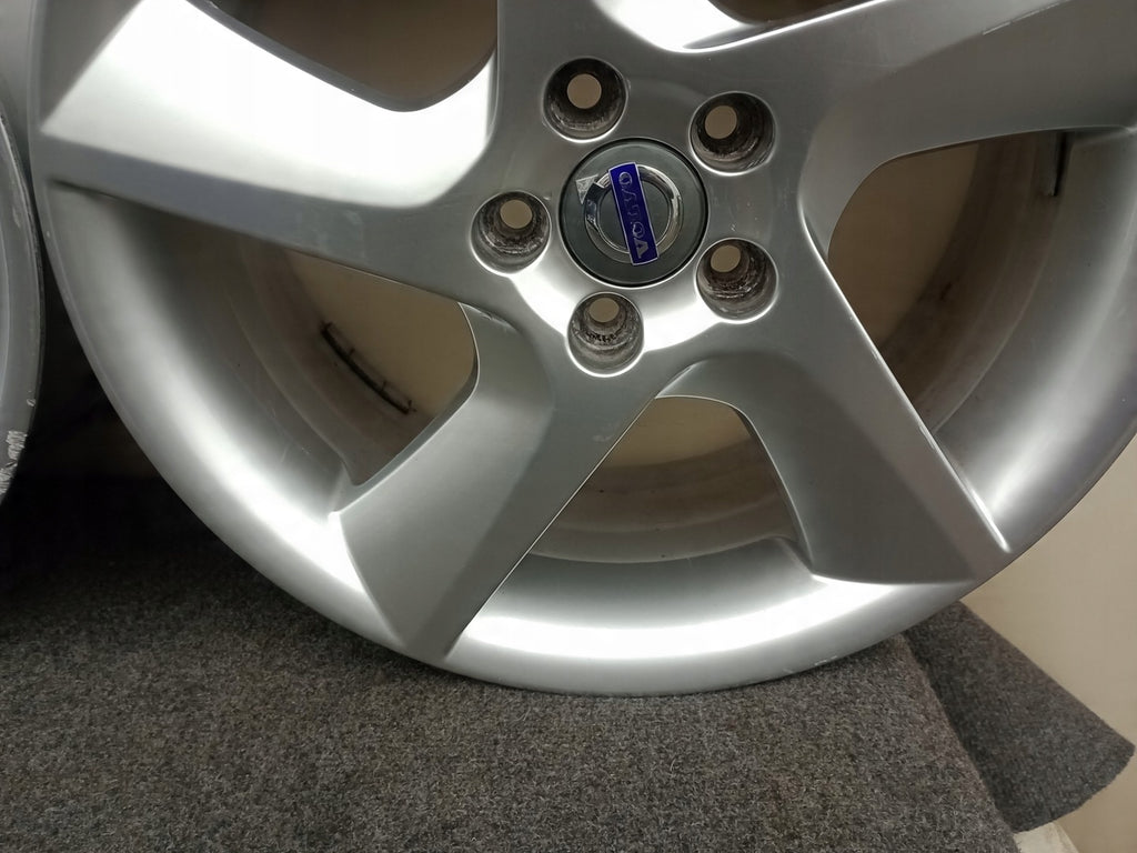 1x Alufelge 18 Zoll 8.0" 5x108 55ET Glanz Silber 30714023 Volvo S60 S80