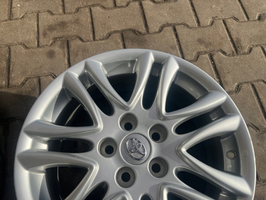 1x Alufelge 17 Zoll 7.0" 5x114.3 PZ474-E8672-Z Toyota Avensis Rim Wheel FEL9999352401ue
