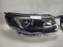 Laden Sie das Bild in den Galerie-Viewer, Frontscheinwerfer Opel Vivaro Zafira Life Ein Satz Scheinwerfer Headlight SCH2965497729tf