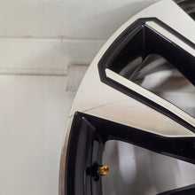 Load image into Gallery viewer, 1x Alufelge 19 Zoll 7.0" 5x114.3 32ET Glanz Schwarz 403004862R Renault I FEL7851143574rz