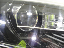 Laden Sie das Bild in den Galerie-Viewer, Frontscheinwerfer Skoda Superb III 3V1941016B Xenon Rechts Headlight