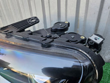 Load image into Gallery viewer, Frontscheinwerfer VW Amarok 2H3941031 Xenon Links Scheinwerfer Headlight SCH2912273753er