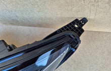 Laden Sie das Bild in den Galerie-Viewer, Frontscheinwerfer Opel Astra K 39158005 Links Scheinwerfer Headlight SCH8815355439zq