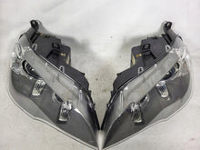 Laden Sie das Bild in den Galerie-Viewer, Frontscheinwerfer BMW X5 E70 7221895 7221896 Xenon Ein Satz Headlight SCH9750033032mh
