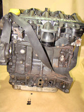 Laden Sie das Bild in den Galerie-Viewer, Motor Renault Master G9UA754 2.5 DCI 241TKm 2002 Diesel Engine Unkomplett
