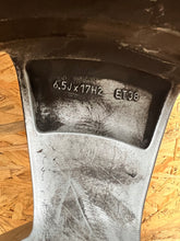 Laden Sie das Bild in den Galerie-Viewer, 1x Alufelge 17 Zoll 6.5&quot; 5x112 38ET 565601025J Skoda Kodiaq Rim Wheel