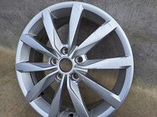 Load image into Gallery viewer, 1x Alufelge 17 Zoll 7.5&quot; 5x112 5G0601025K Audi A6 C8 Rim Wheel