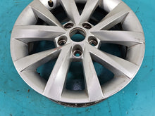 Laden Sie das Bild in den Galerie-Viewer, 1x Alufelge 16 Zoll 6.5" 5x112 46ET Glanz Silber 5E0601025BJ Skoda Superb Ii FEL9519372851bf