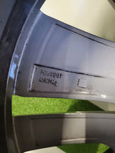 Laden Sie das Bild in den Galerie-Viewer, 1x Alufelge 19 Zoll 7.0&quot; 5x108 9809685477 Peugeot Ii Rim Wheel