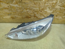 Laden Sie das Bild in den Galerie-Viewer, Frontscheinwerfer Ford Focus F1EB13W030AEA FALSE Scheinwerfer Headlight SCH5602560905du