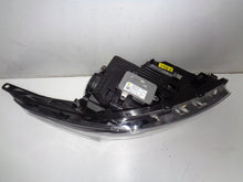 Laden Sie das Bild in den Galerie-Viewer, Frontscheinwerfer Kia Ceed 92101A2390 92101-A2390 Xenon Links Headlight