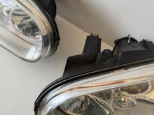 Laden Sie das Bild in den Galerie-Viewer, Frontscheinwerfer VW Golf IV Ein Stück (Rechts oder Links) Headlight SCH9989296870hj