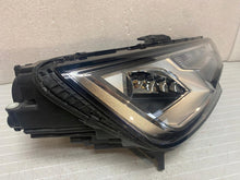 Laden Sie das Bild in den Galerie-Viewer, Frontscheinwerfer Audi A4 8W0941006 Xenon Rechts Scheinwerfer Headlight