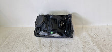 Laden Sie das Bild in den Galerie-Viewer, Frontscheinwerfer Land Rover Discovery IV EH22-13W030-ED Xenon Links Headlight SCH2095673354vy