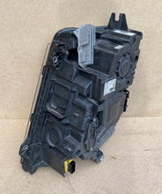 Load image into Gallery viewer, Frontscheinwerfer Volvo 22239220 Rechts Scheinwerfer Headlight SCH6533330041rk