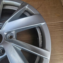 Load image into Gallery viewer, 1x Alufelge 16 Zoll 6.0" 5x112 43ET Glanz Silber 2GA071496B VW T Roc T-Roc FEL7612876466bp