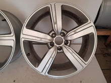 Laden Sie das Bild in den Galerie-Viewer, 1x Alufelge 20 Zoll 9.0" 5x112 38ET Glanz Silber 4KE601025 Audi E Tron Rim Wheel FEL7640265324qv