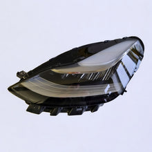 Laden Sie das Bild in den Galerie-Viewer, Frontscheinwerfer Tesla Model 3 1077375-00-C LED Links Scheinwerfer Headlight