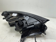 Laden Sie das Bild in den Galerie-Viewer, Frontscheinwerfer Skoda Enyaq 5LB941015B LED Ein Stück (Rechts oder Links)