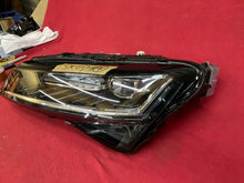 Laden Sie das Bild in den Galerie-Viewer, Frontscheinwerfer Skoda Octavia III 3V1941015E LED Links Scheinwerfer Headlight SCH2028096824kq