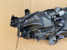 Laden Sie das Bild in den Galerie-Viewer, Frontscheinwerfer Mazda II D43N-51030 LED Rechts Scheinwerfer Headlight