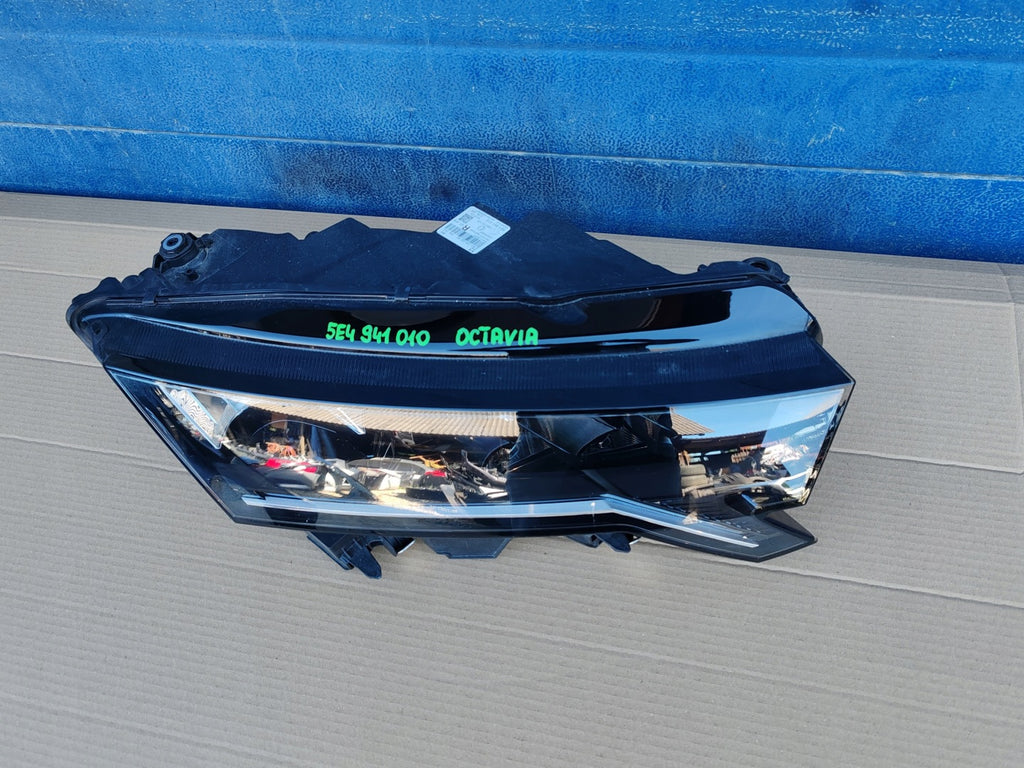 Frontscheinwerfer Skoda Octavia IV 5E4941010 Rechts Scheinwerfer Headlight SCH8787144332ap