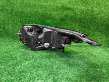 Laden Sie das Bild in den Galerie-Viewer, Frontscheinwerfer Honda Hrv Hr-V Rechts Scheinwerfer Headlight SCH2764892020bg