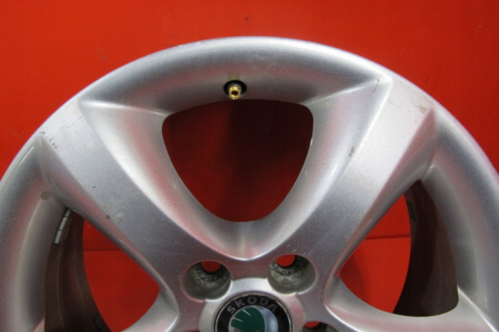 1x Alufelge 15 Zoll 6.5" 5x100 43ET 5J0601025A Skoda Fabia Rim Wheel