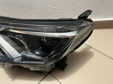 Laden Sie das Bild in den Galerie-Viewer, Frontscheinwerfer Toyota Rav 4 I Xenon Links Scheinwerfer Headlight SCH8333015451ms