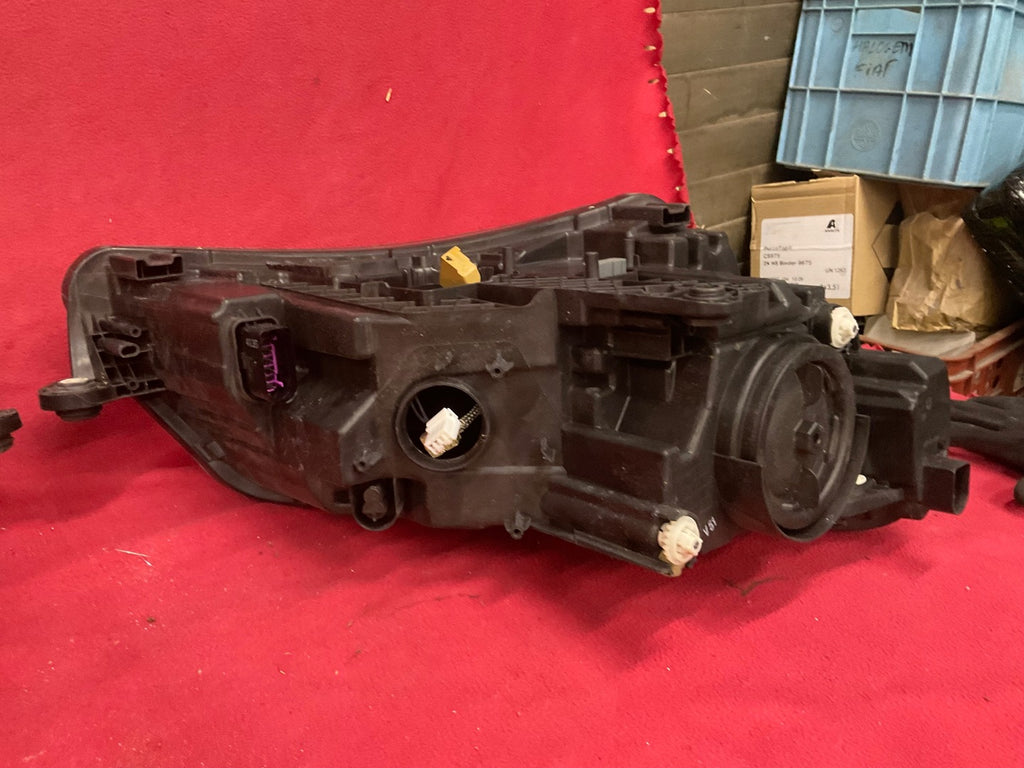 Frontscheinwerfer Skoda Superb III 3V1941016B 3V1941015B LED Rechts oder Links