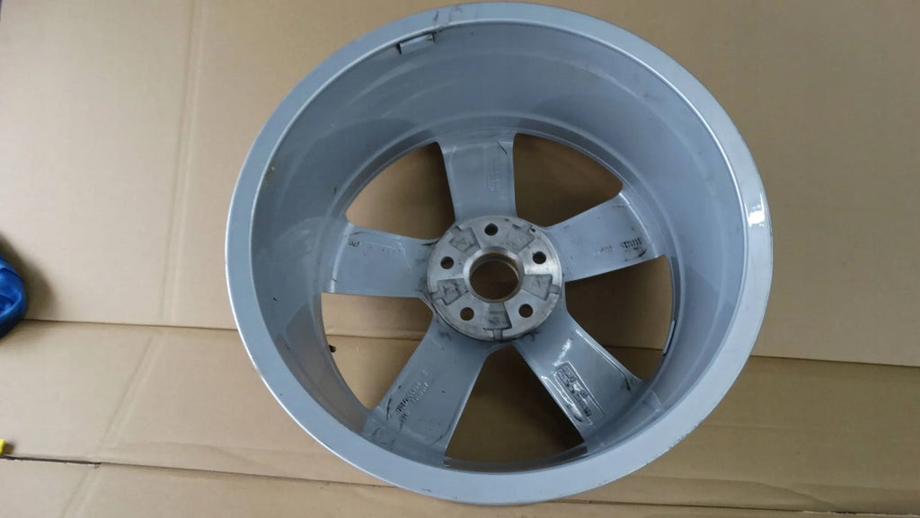 1x Alufelge 18 Zoll 8V0601025DF Audi A3 Rim Wheel