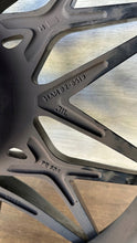 Laden Sie das Bild in den Galerie-Viewer, 1x Alufelge 19 Zoll 8.5" 5x112 30ET Rim Wheel FEL3361833618yh