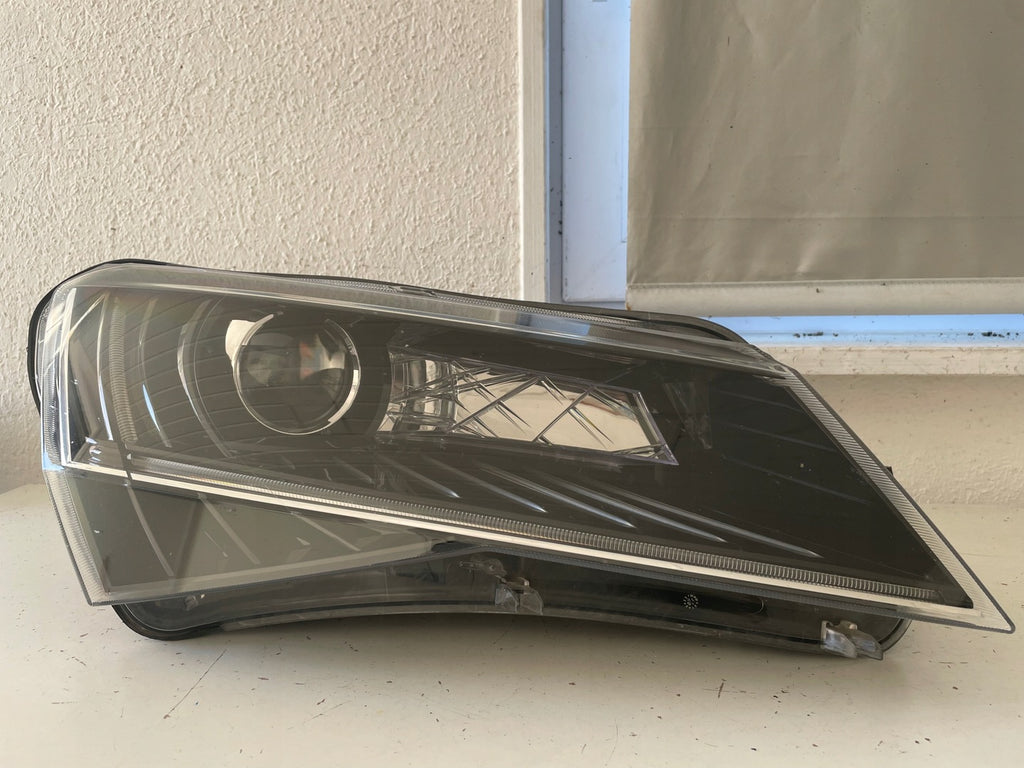 Frontscheinwerfer Skoda Superb III 3V1941018B 1ZS011939 LED Rechts Headlight
