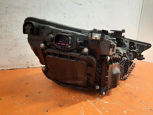Laden Sie das Bild in den Galerie-Viewer, Frontscheinwerfer Audi 4K0941035 LED Ein Stück (Rechts oder Links) Headlight