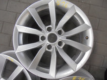 Load image into Gallery viewer, 1x Alufelge 17 Zoll 7.0&quot; 5x112 45ET Silber 5LO601025K Skoda Rim Wheel