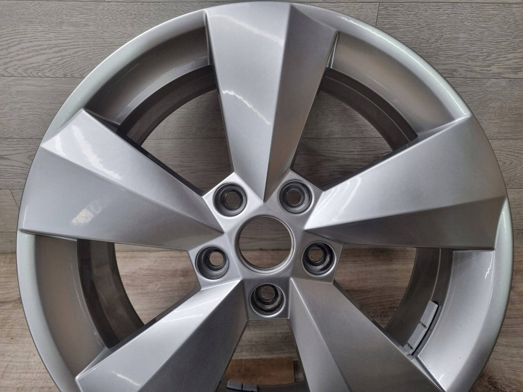 1x Alufelge 17 Zoll 6.5" 5x112 38ET 565601025J Skoda Kodiaq Rim Wheel