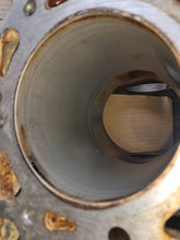 Laden Sie das Bild in den Galerie-Viewer, Motorblock Mercedes-Benz W126 116 963 Benzin Unkomplett