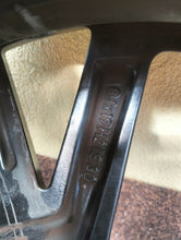 Load image into Gallery viewer, 1x Alufelge 19 Zoll 8.0" 5x112 30ET Glanz Schwarz 8747234 BMW 5 G31 G30 FEL6548318704ez