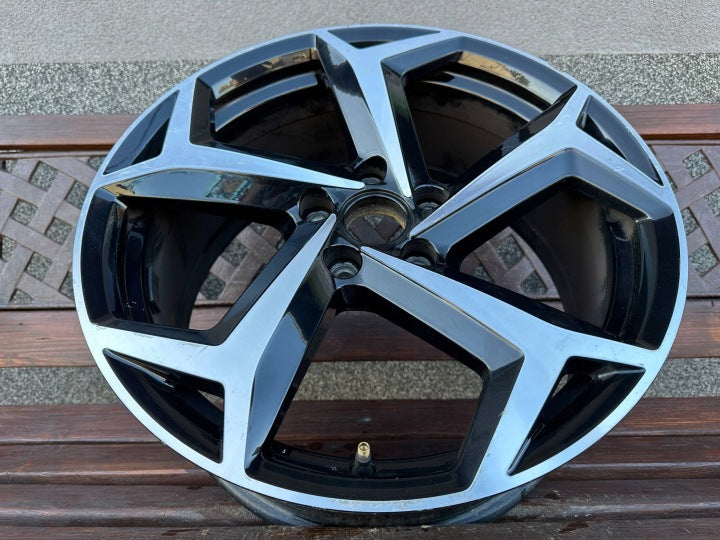 1x Alufelge 18 Zoll 8.0" 5x112 44ET Glanz Schwarz 3G0601025BG VW Passat B8 FEL2389344956ag